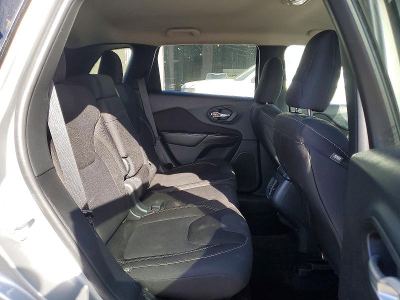 70241096 :رقم المزاد ، 1C4PJLCS3FW597046 vin ، 2015 Jeep Cherokee مزاد بيع