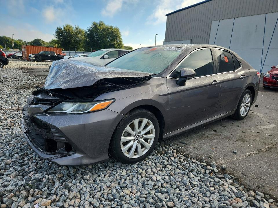 Auction sale of the 2018 Toyota Camry, vin: 4T1B11HK5JU153836, lot number: 70277316