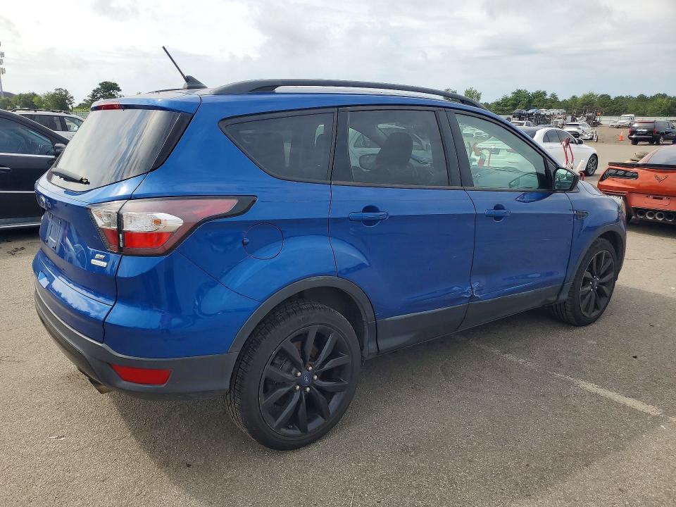 Продажа на аукционе авто 2018 Ford Escape, vin: 1FMCU0GD7JUB09197, номер лота: 68129786
