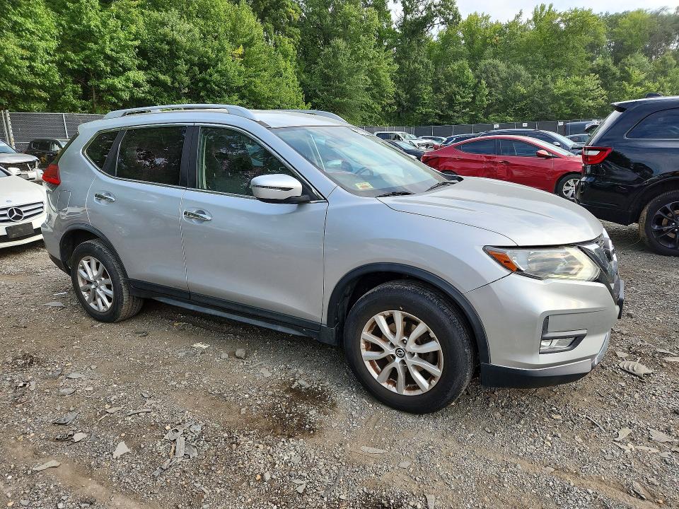 2017 Nissan Rogue მანქანა იყიდება აუქციონზე, vin: JN8AT2MV6HW255794, აუქციონის ნომერი: 67714336