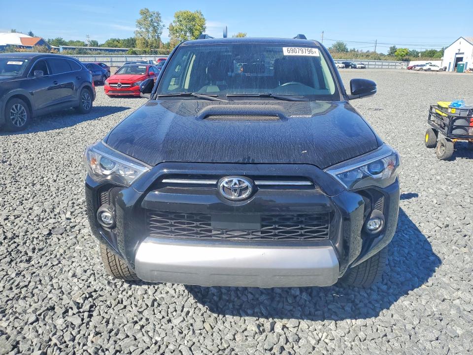 69079796 :رقم المزاد ، JTERU5JR5R6290263         vin ، 2024 Toyota 4runner مزاد بيع