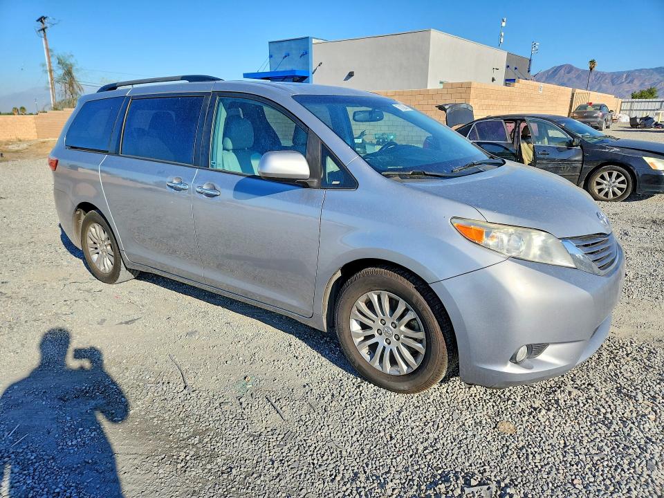 Продаж на аукціоні авто 2017 Toyota Sienna, vin: 5TDYZ3DC0HS864389, номер лоту: 70106846