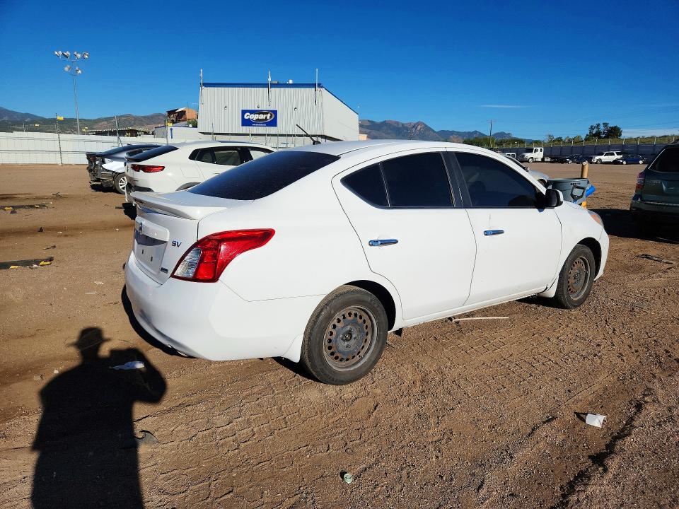 2013 Nissan Versa მანქანა იყიდება აუქციონზე, vin: 3N1CN7APXDL877058, აუქციონის ნომერი: 67506436
