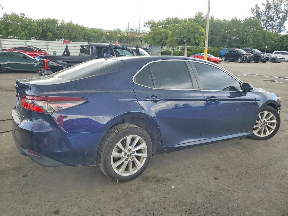 2021 Toyota Camry მანქანა იყიდება აუქციონზე, vin: 4T1C11AK4MU604077, აუქციონის ნომერი: 67506306