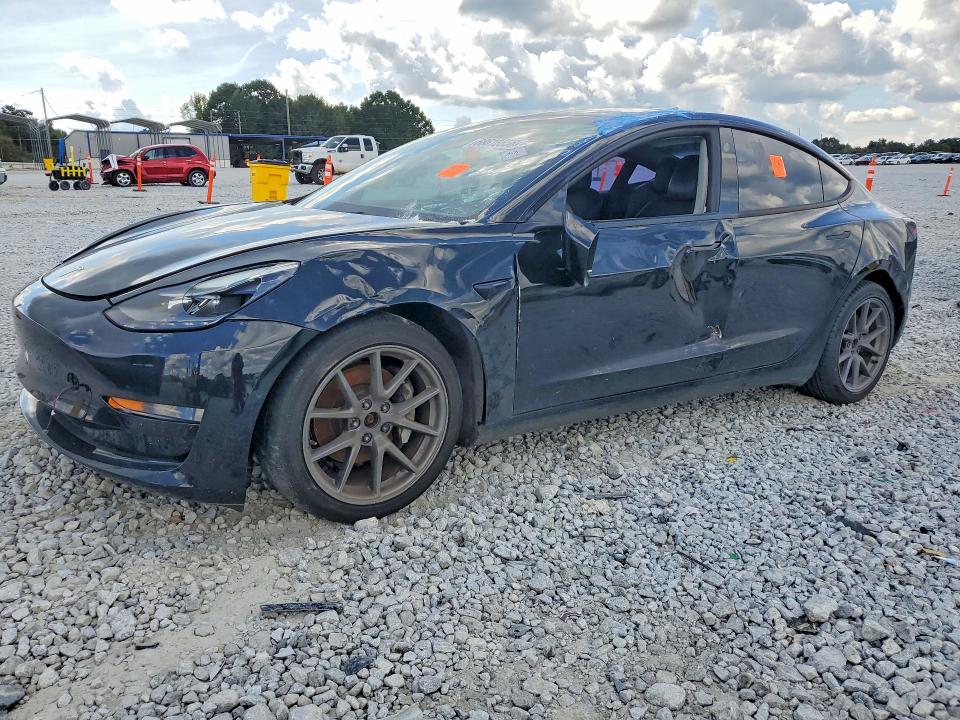 68618656 :رقم المزاد ، 5YJ3E1EB2NF191556 vin ، 2022 Tesla Model 3 مزاد بيع