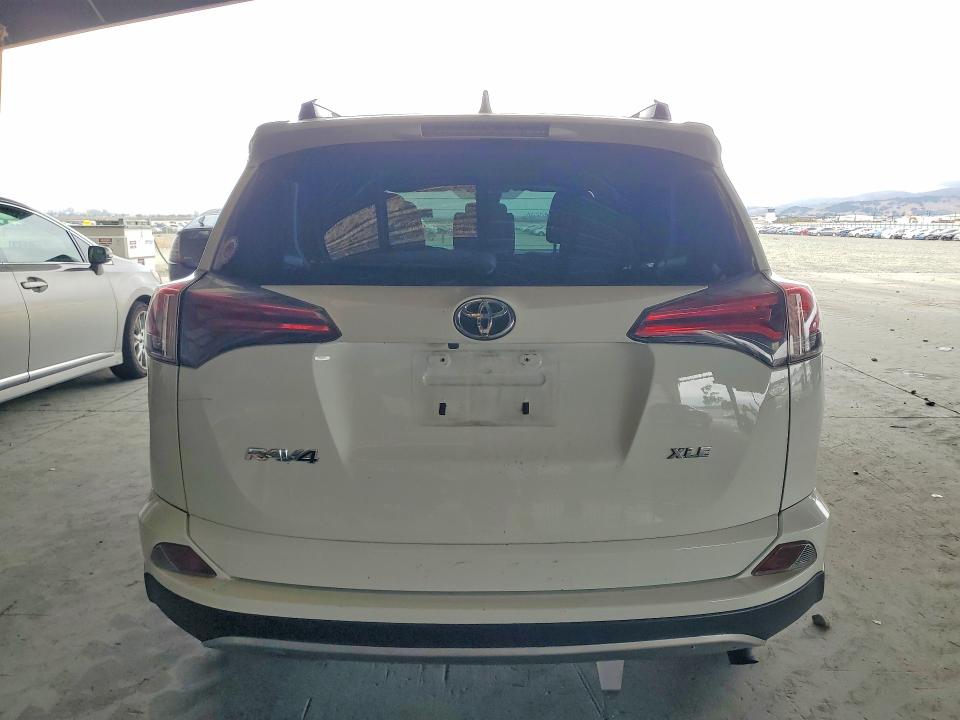 Aukcja sprzedaży 2018 Toyota Rav4, vin: JTMWFREV6JJ211118, numer aukcji: 66994436