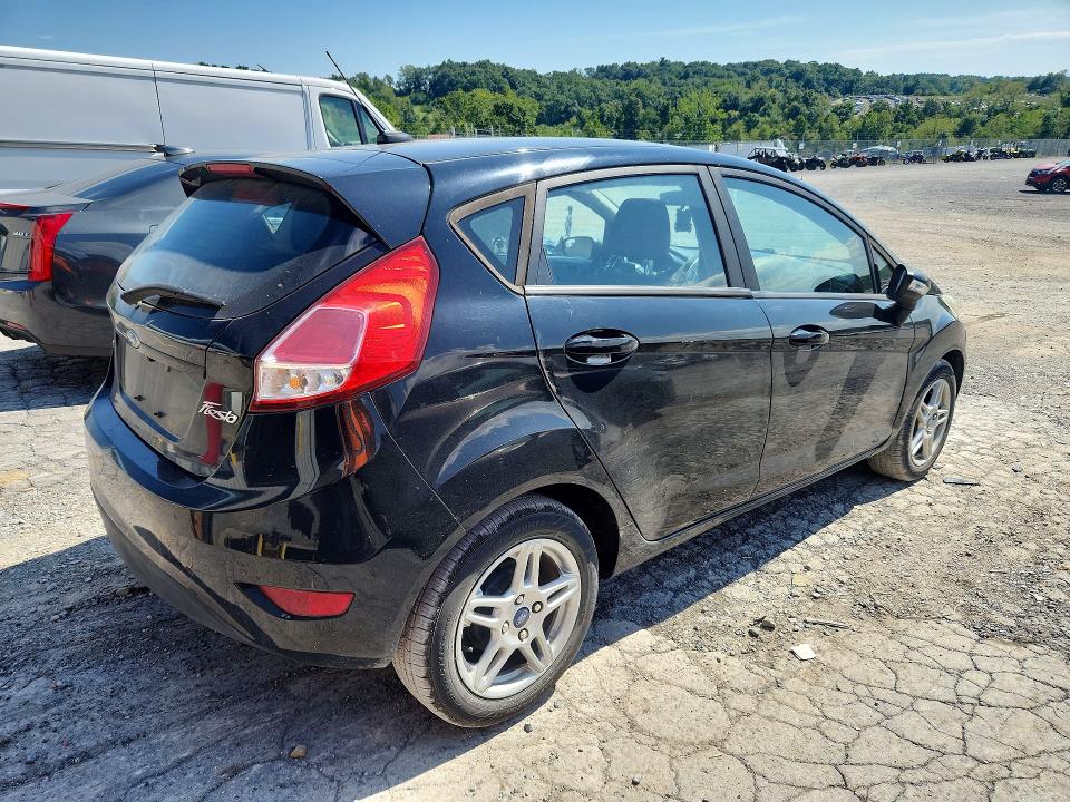 Продаж на аукціоні авто 2018 Ford Fiesta, vin: 3FADP4EJ7JM101157, номер лоту: 68183976