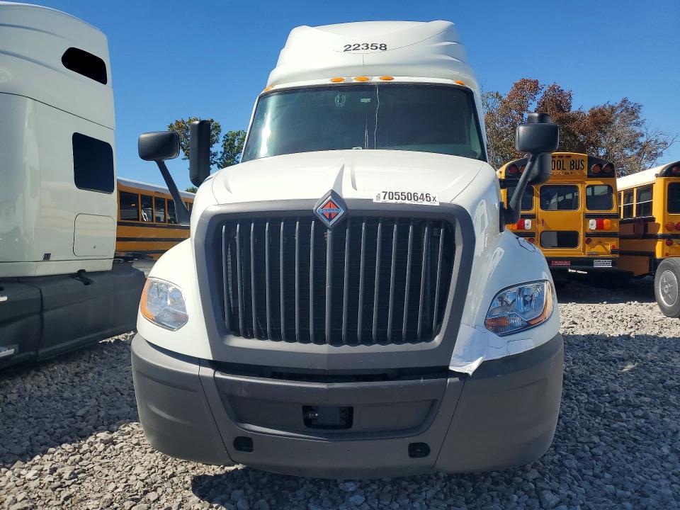 70550646 :رقم المزاد ، 3HSDZAPR7NN589295 vin ، 2022 International Lt625 مزاد بيع