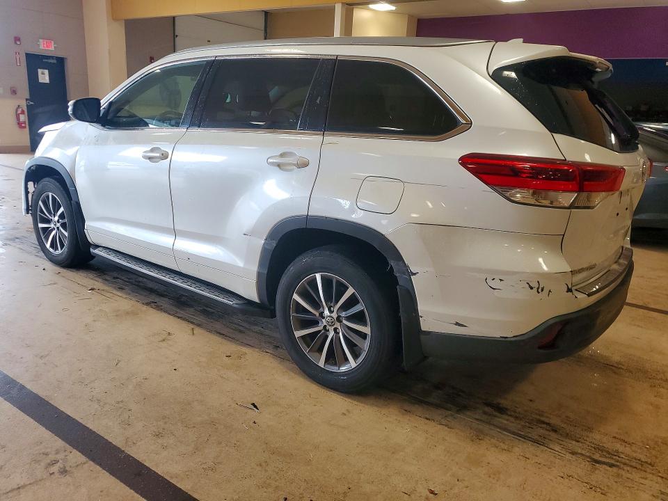 71022446 :رقم المزاد ، 5TDJZRFH9HS477031 vin ، 2017 Toyota Highlander مزاد بيع