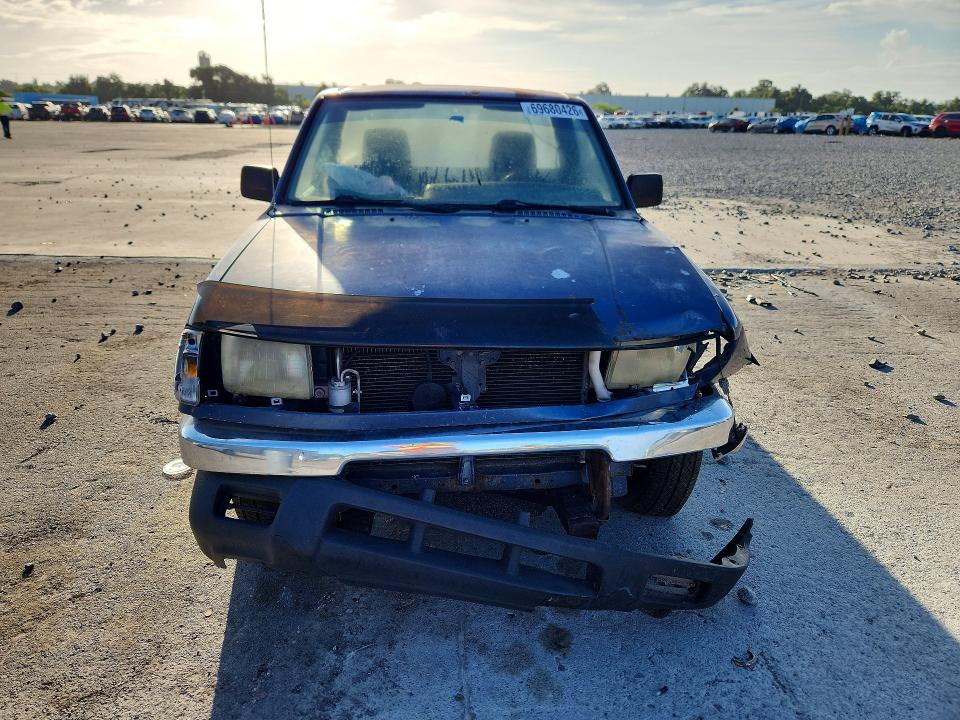 69680426 :رقم المزاد ، 1N6DD21S9YC313041 vin ، 2000 Nissan Frontier مزاد بيع