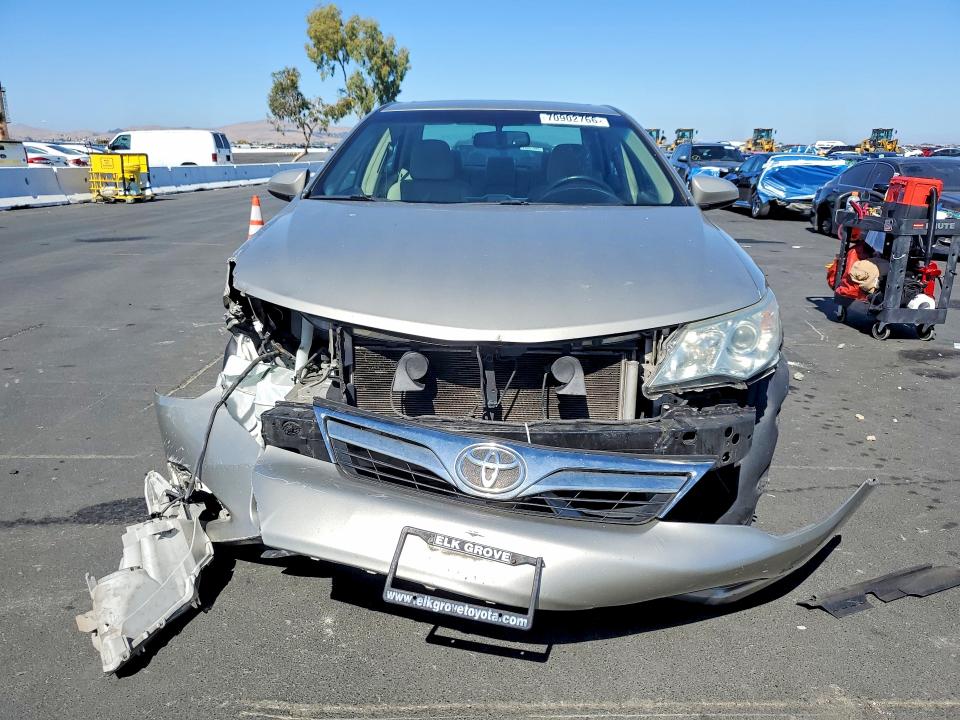Aukcja sprzedaży 2014 Toyota Camry, vin: 4T4BF1FK2ER401752, numer aukcji: 70902766