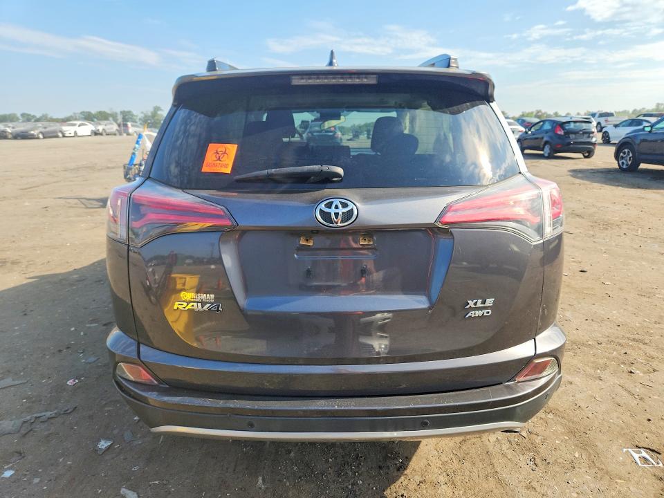 67394406 :رقم المزاد ، JTMRFREV2JJ196842 vin ، 2018 Toyota Rav4 مزاد بيع