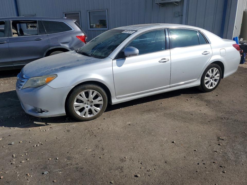 68051676 :رقم المزاد ، 4T1BK3DB0BU405573 vin ، 2011 Toyota Avalon مزاد بيع