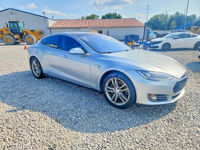 2014 Tesla Model S მანქანა იყიდება აუქციონზე, vin: 5YJSA1H12EFP61016, აუქციონის ნომერი: 67422006
