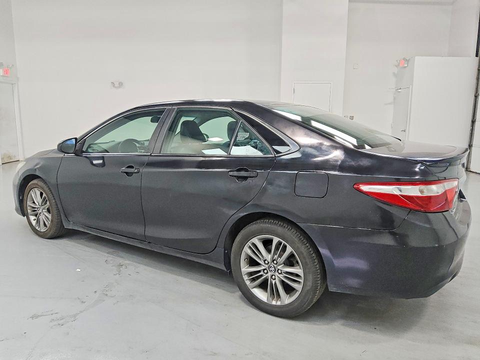66298366 :رقم المزاد ، 4T1BF1FK0HU789577 vin ، 2017 Toyota Camry مزاد بيع
