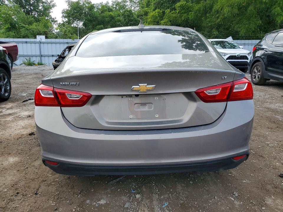 69500426 :رقم المزاد ، 1G1ZE5ST0HF268982 vin ، 2017 Chevrolet Malibu مزاد بيع