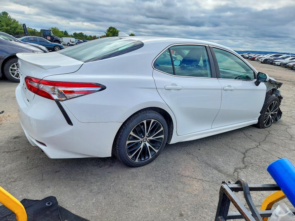 Продаж на аукціоні авто 2020 Toyota Camry, vin: 4T1G11AK6LU976620, номер лоту: 70900716