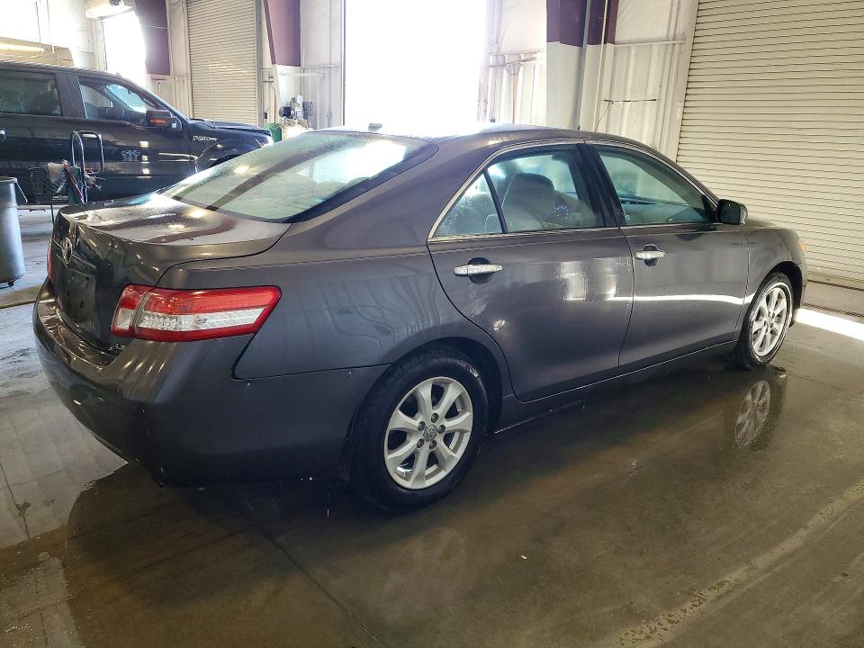 68069916 :رقم المزاد ، 4T4BF3EK3BR154282 vin ، 2011 Toyota Camry مزاد بيع