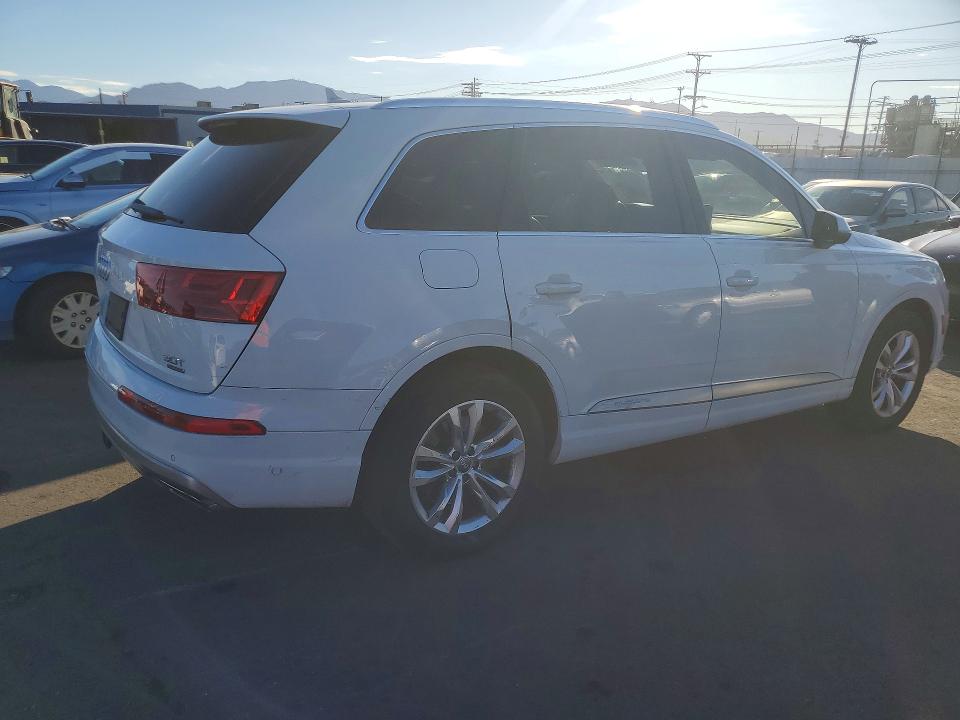 Продажа на аукционе авто 2018 Audi Q7, vin: WA1AAAF76JD012072, номер лота: 68229256