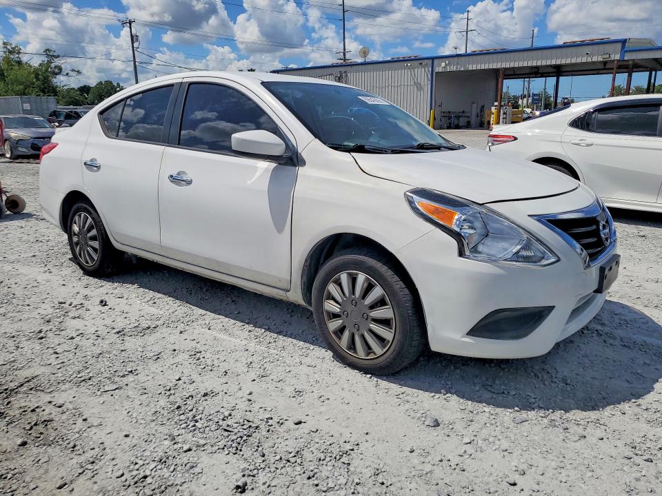 69643096 :رقم المزاد ، 3N1CN7AP7JK391454 vin ، 2018 Nissan Versa مزاد بيع