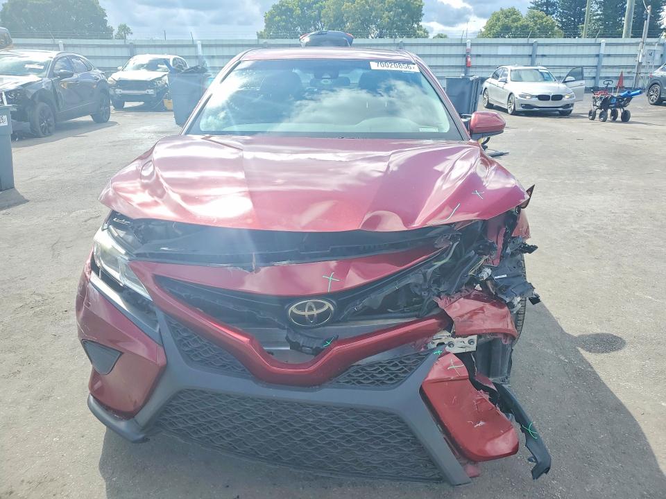 Продаж на аукціоні авто 2018 Toyota Camry, vin: 4T1B11HK5JU602268, номер лоту: 70020856