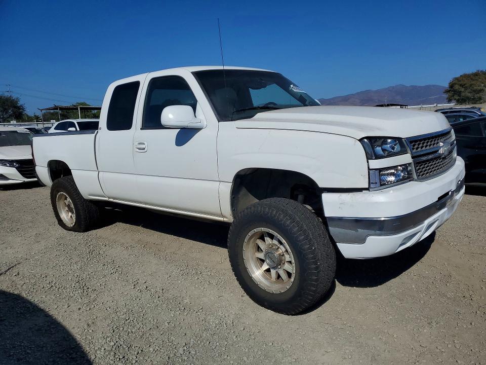 69599806 :رقم المزاد ، 1GCHC29U85E106234 vin ، 2005 Chevrolet Silverado مزاد بيع