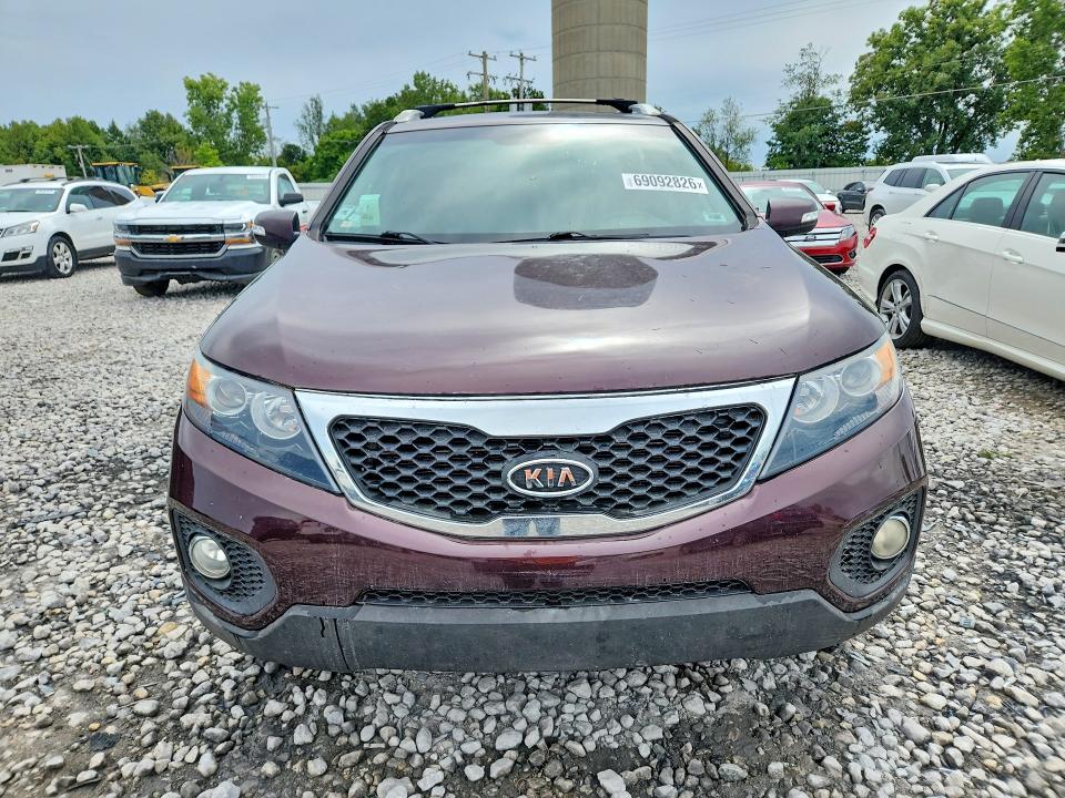 69092826 :رقم المزاد ، 5XYKT4A11BG174607 vin ، 2011 Kia Sorento مزاد بيع