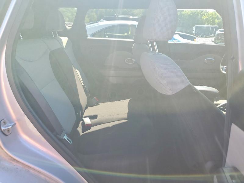 67641286 :رقم المزاد ، KNDJN2A24G7841287 vin ، 2016 Kia Soul مزاد بيع
