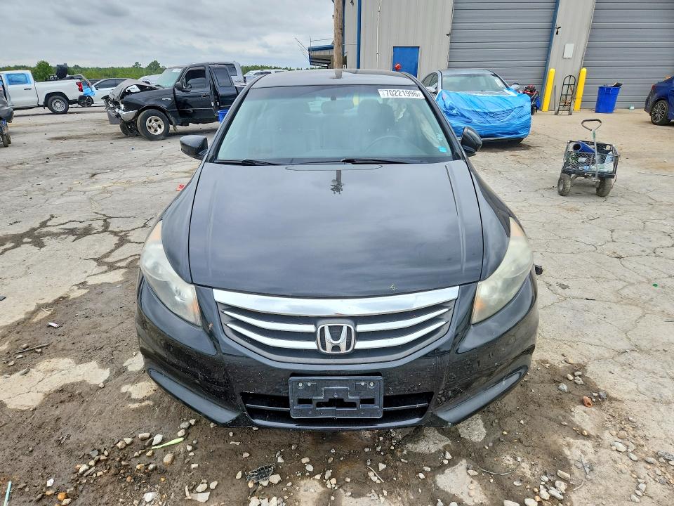 70221996 :رقم المزاد ، 1HGCP2F67CA188841 vin ، 2012 Honda Accord مزاد بيع
