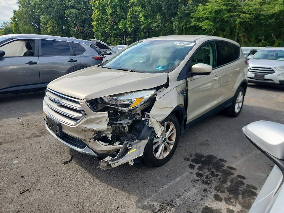 Auction sale of the 2017 Ford Escape, vin: 1FMCU0GD6HUB35087, lot number: 69032506