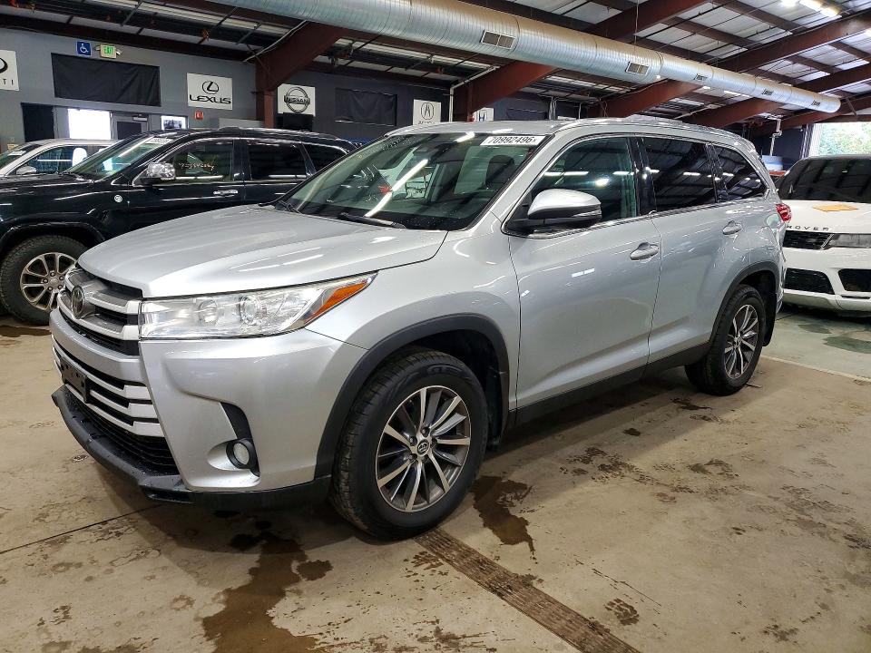 Auction sale of the 2019 Toyota Highlander, vin: 5TDJZRFH8KS565141, lot number: 70992496