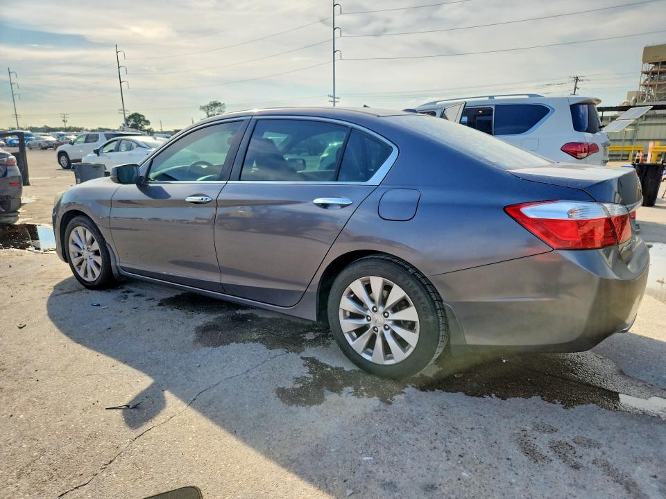 2015 Honda Accord მანქანა იყიდება აუქციონზე, vin: 1HGCR2F88FA071026, აუქციონის ნომერი: 68870666
