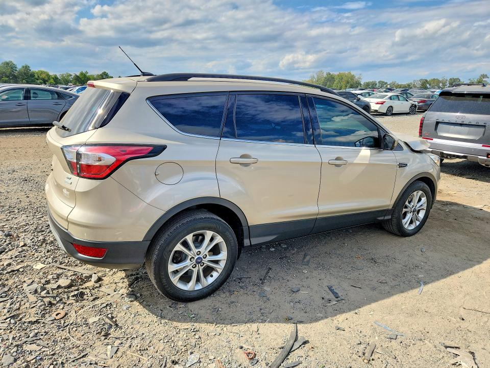 Продажа на аукционе авто 2017 Ford Escape, vin: 1FMCU0GD7HUE83464, номер лота: 68433996