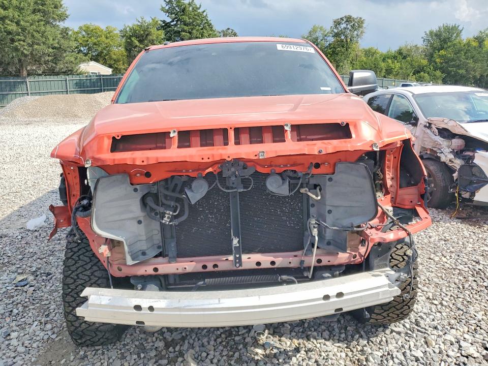 69912976 :رقم المزاد ، 5TFDY5F11JX694553 vin ، 2018 Toyota Tundra مزاد بيع