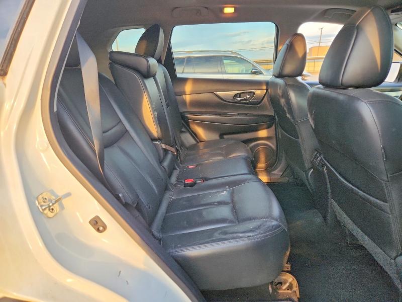 2015 Nissan Rogue მანქანა იყიდება აუქციონზე, vin: 5N1AT2MT8FC806330, აუქციონის ნომერი: 70652406