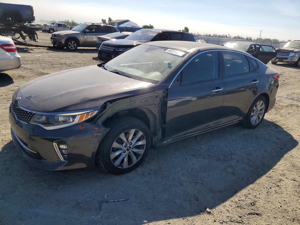 2018 Kia Optima მანქანა იყიდება აუქციონზე, vin: 5XXGT4L33JG185650, აუქციონის ნომერი: 68281676