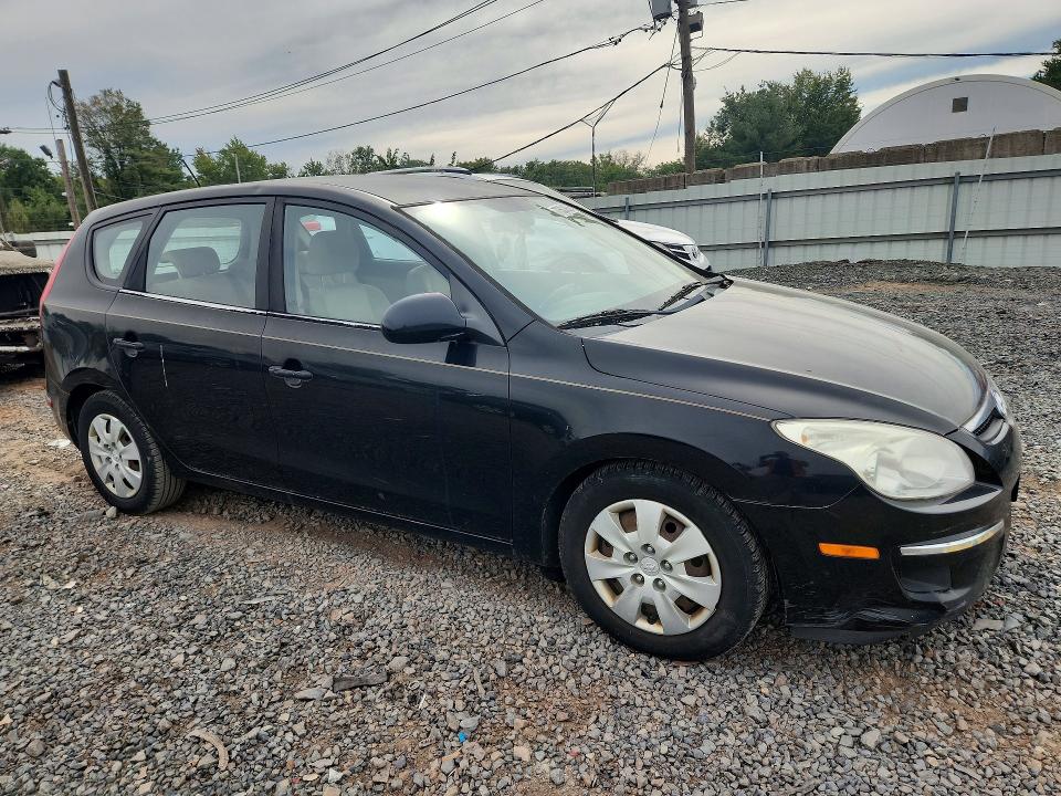 70501996 :رقم المزاد ، KMHDB8AE9AU085589 vin ، 2010 Hyundai Elantra Touring مزاد بيع