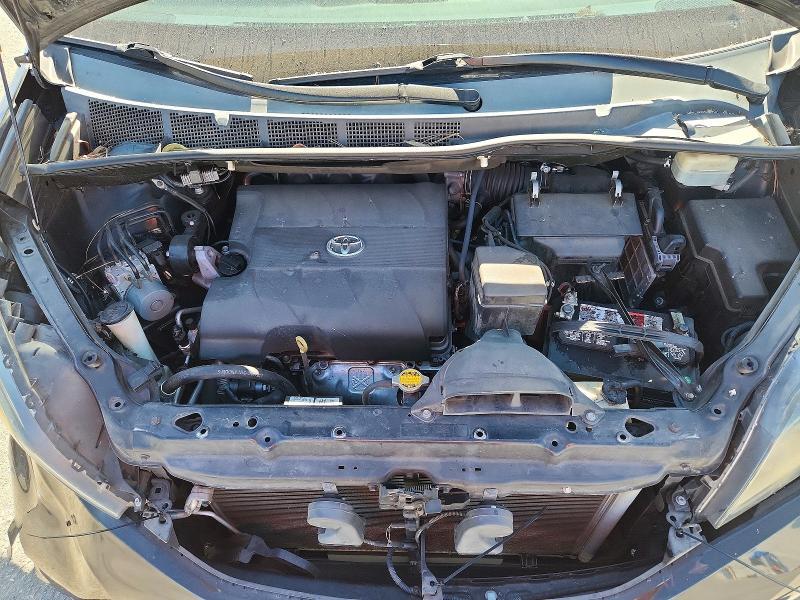 2015 Toyota Sienna მანქანა იყიდება აუქციონზე, vin: 5TDXK3DC4FS657999, აუქციონის ნომერი: 70821886