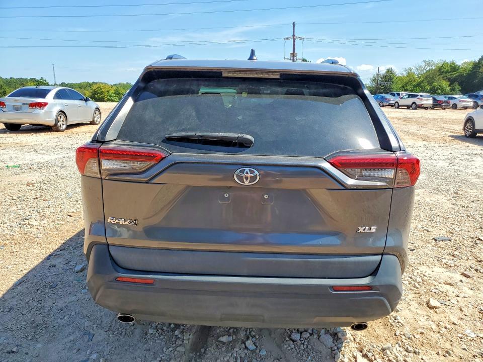 2021 Toyota Rav4 მანქანა იყიდება აუქციონზე, vin: 2T3W1RFV0MC155102, აუქციონის ნომერი: 68376596
