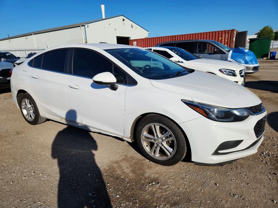 67875646 :رقم المزاد ، 1G1BE5SM3J7228941 vin ، 2018 Chevrolet Cruze مزاد بيع