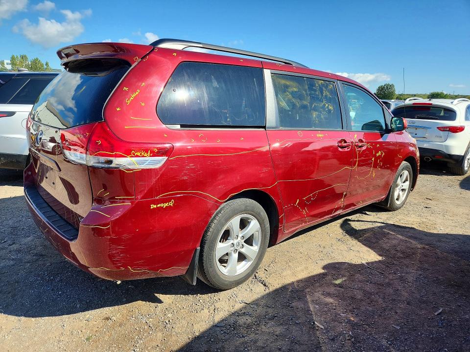 2014 Toyota Sienna მანქანა იყიდება აუქციონზე, vin: 5TDKK3DC9ES488667, აუქციონის ნომერი: 68553306