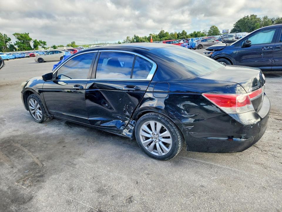 70296026 :رقم المزاد ، 1HGCP2F75BA082329 vin ، 2011 Honda Accord مزاد بيع
