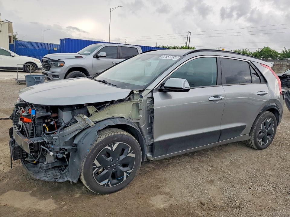 2024 Kia Niro მანქანა იყიდება აუქციონზე, vin: KNDCR3L1XR5086393, აუქციონის ნომერი: 69785056