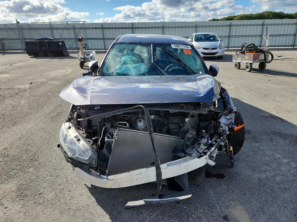Продажа на аукционе авто 2018 Honda Civic, vin: 2HGFC2F58JH512992, номер лота: 70011756