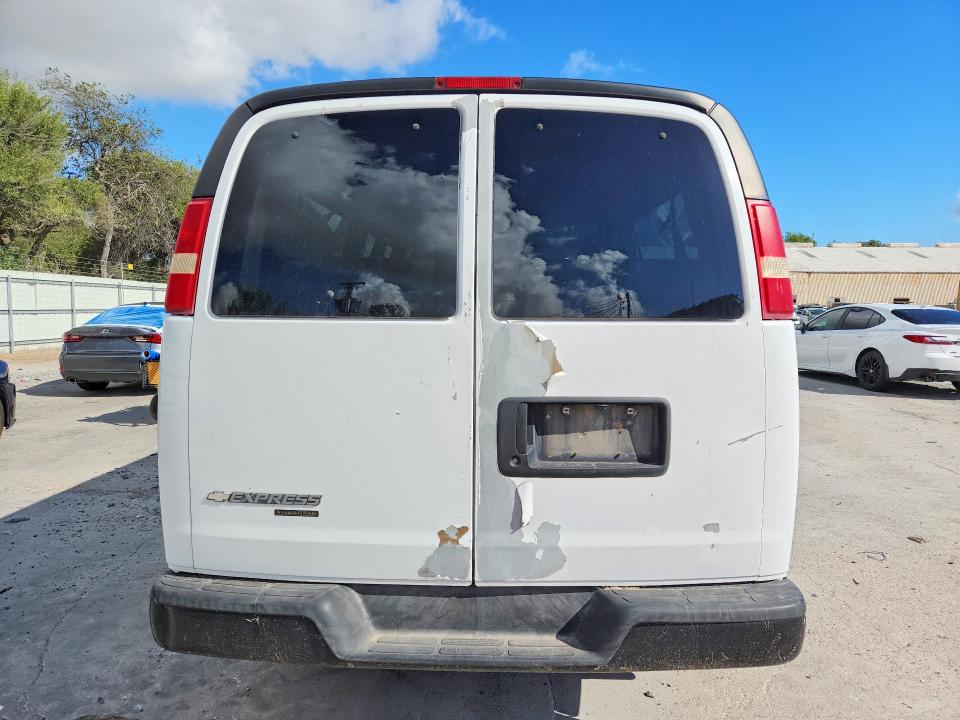 68189896 :رقم المزاد ، 1GAHG39K281196560 vin ، 2008 Chevrolet Express G3500 مزاد بيع