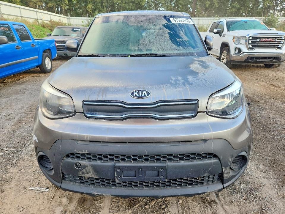 67997576 :رقم المزاد ، KNDJN2A23J7555602 vin ، 2018 Kia Soul مزاد بيع