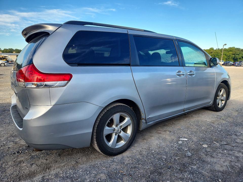 Aukcja sprzedaży 2011 Toyota Sienna, vin: 5TDKK3DC0BS082868, numer aukcji: 70357366