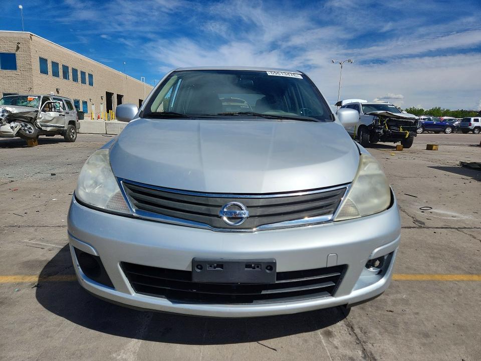2011 Nissan Versa მანქანა იყიდება აუქციონზე, vin: 3N1BC1CP4BL415720, აუქციონის ნომერი: 69613476