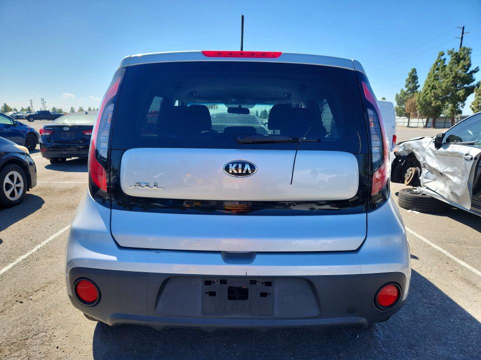 Продаж на аукціоні авто 2018 Kia Soul, vin: KNDJN2A27J7622329, номер лоту: 70656436