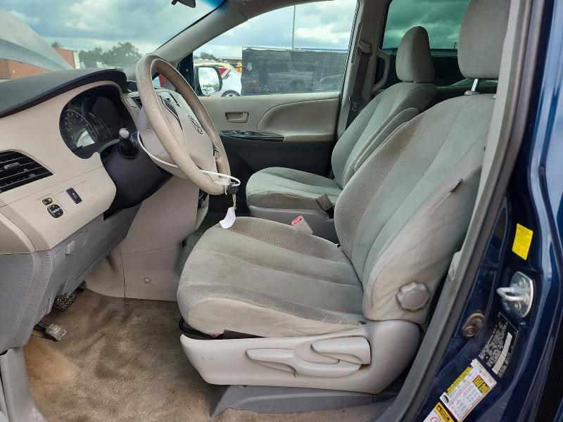 2011 Toyota Sienna მანქანა იყიდება აუქციონზე, vin: 5TDZK3DC4BS025040, აუქციონის ნომერი: 70353156